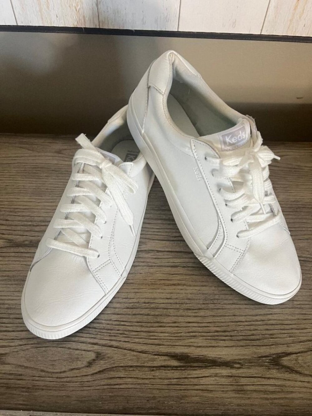 Keds Women's Kickstart Leather Casual Sneakers White Size 10 NEW